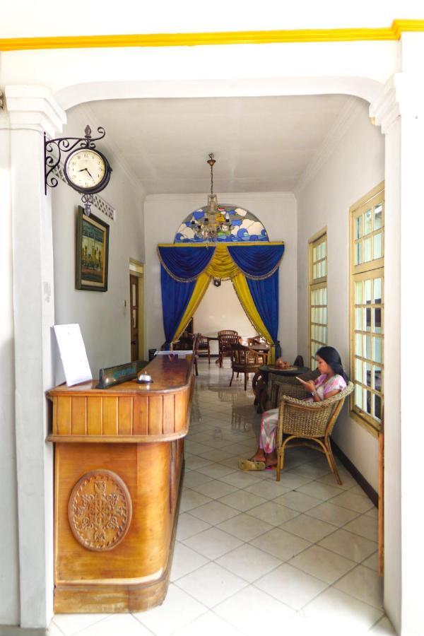 Hotel Tulips Yogyakarta Exterior foto