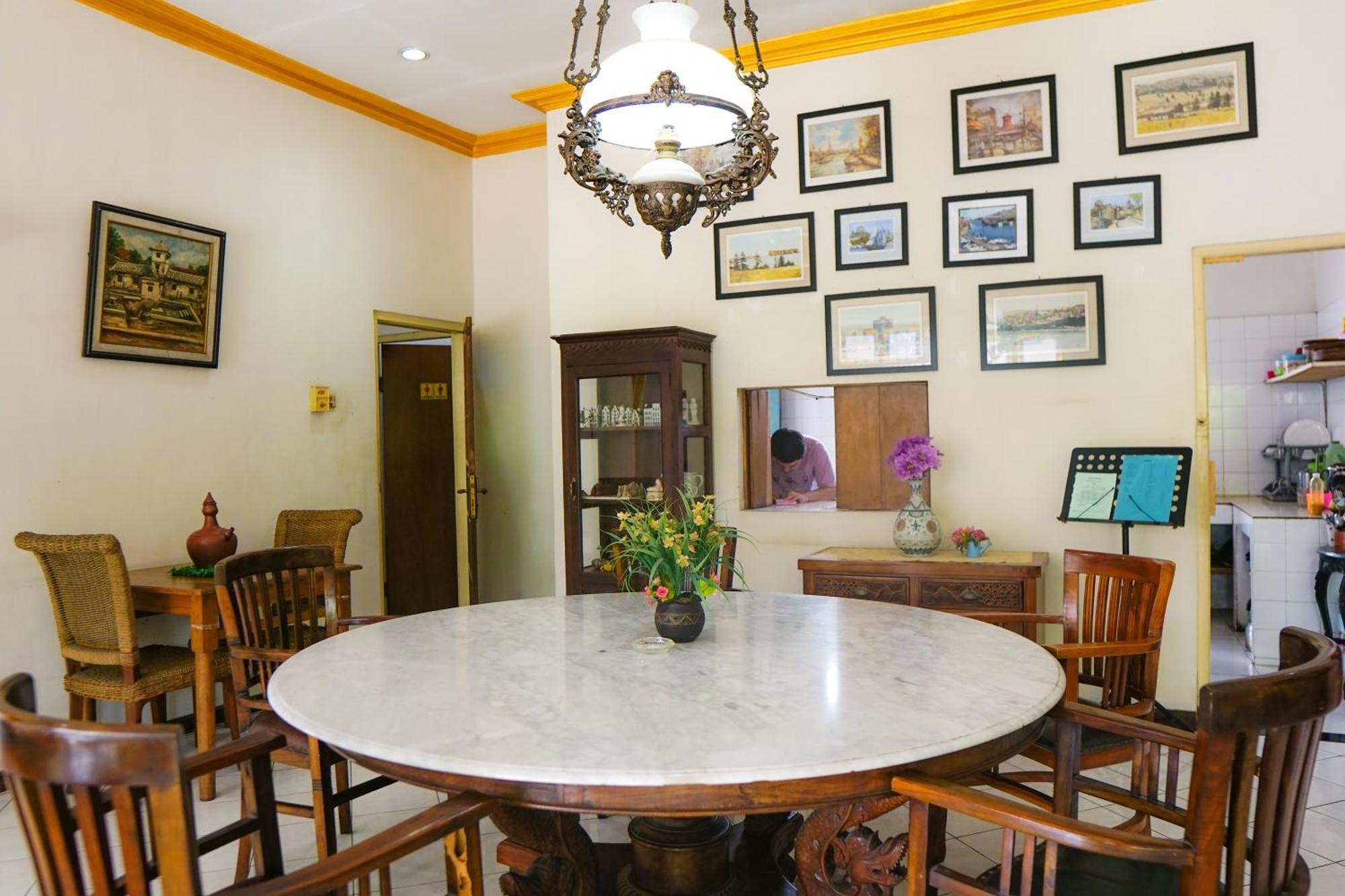 Hotel Tulips Yogyakarta Exterior foto