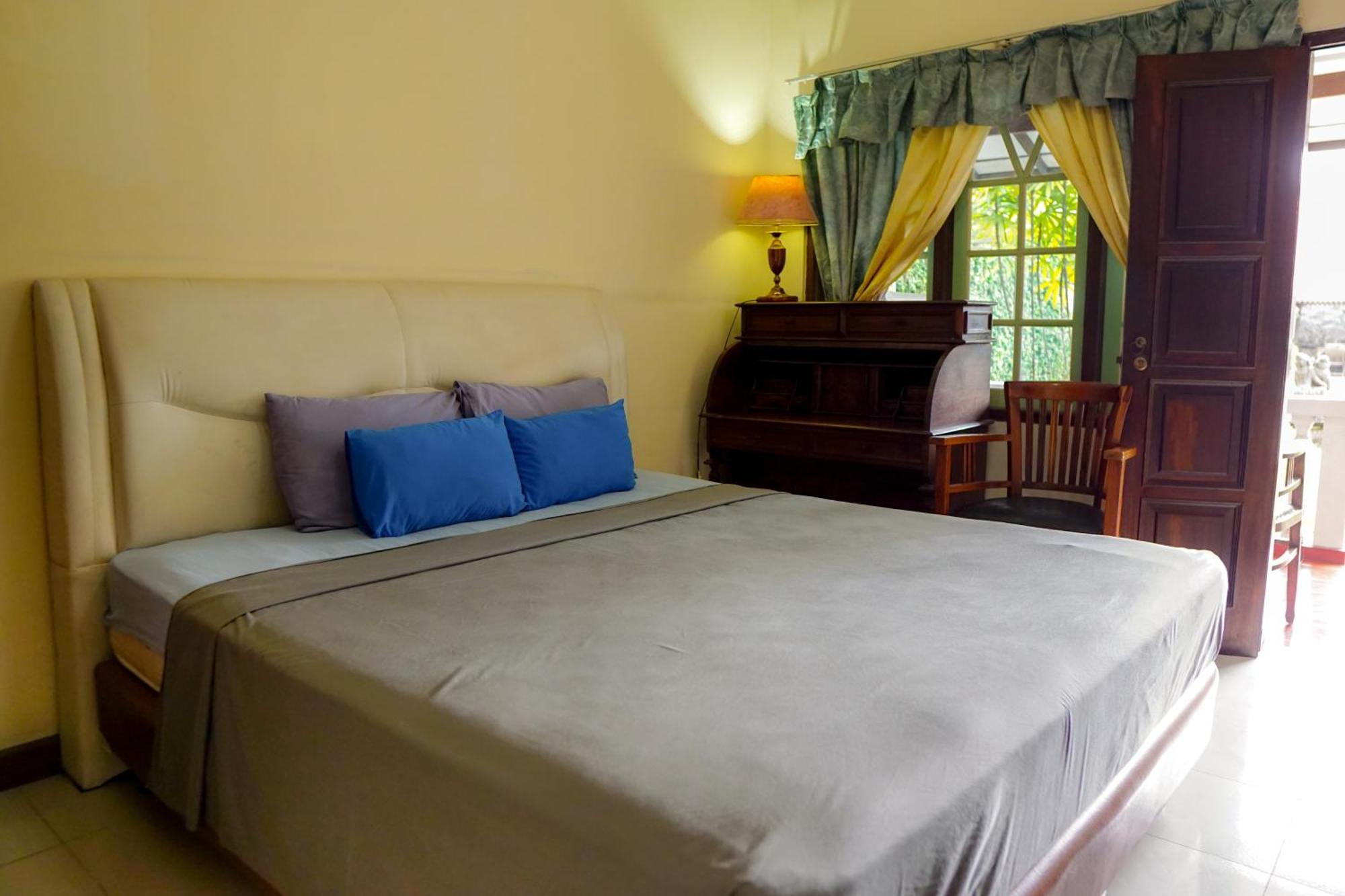 Hotel Tulips Yogyakarta Exterior foto
